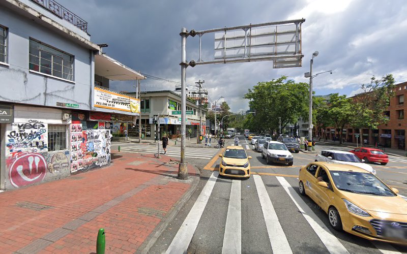Farmacia Céspedes Av El Poblado - Farmacia en Medellín