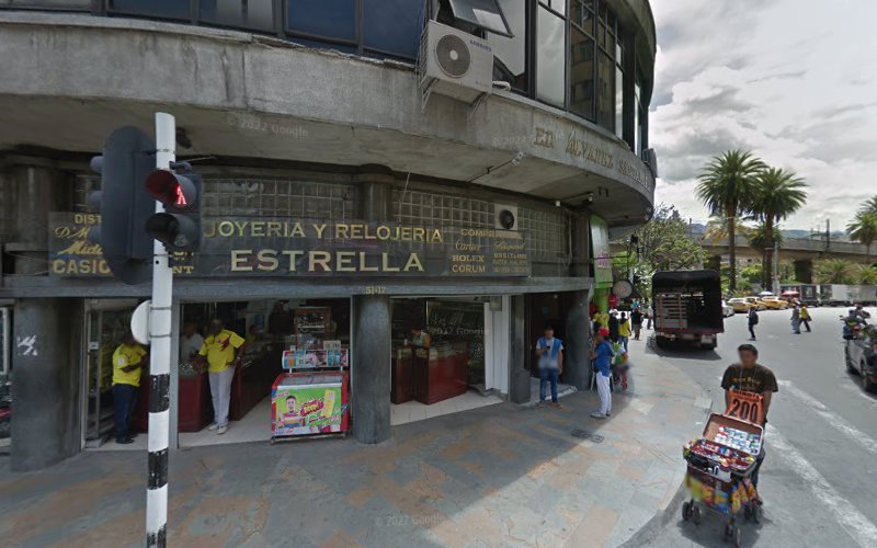 Farmacia Céspedes Parque Berrío - Farmacia en Medellín