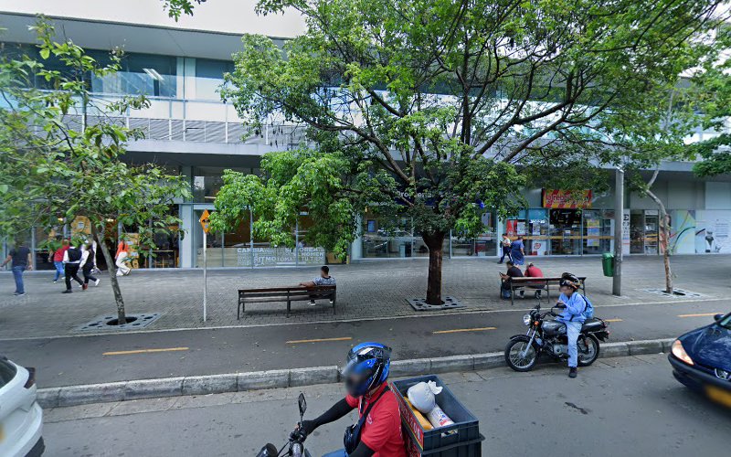 Línea Estética - Torre Médica Salud y Servicios Local 165 - Farmacia en Medellín