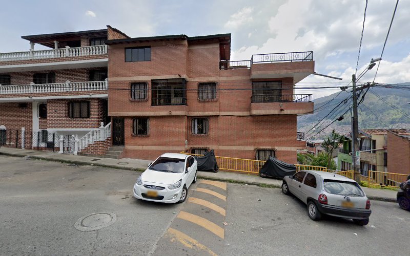 PUNTO DROGUERIA CALUTO - Farmacia en Medellín