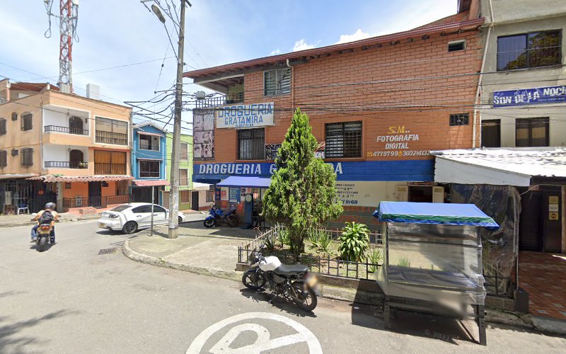 Vía Baloto Drogueria Gratamira Medellin - Comercio en Medellín