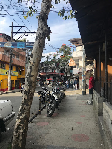 Vía Baloto Farmacia Latina Medellin - Comercio en Medellín