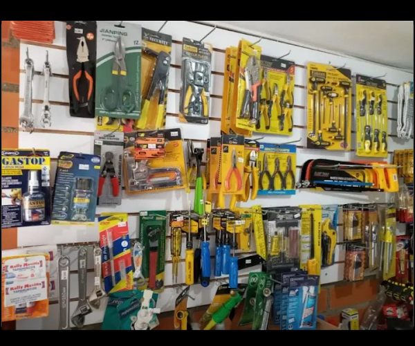 Areiza Pinturas y Ferretería SAS - Tienda de herramientas en Medellín