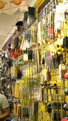 Comercializadora y Ferretería Invecar S A S - Ferretería en Medellín