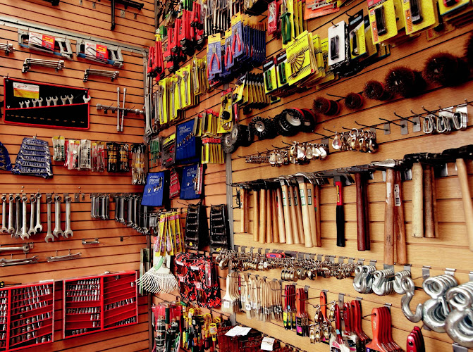 Deposito y Ferreteria la 13 - Ferretería en Medellín