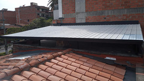 ESTRUCTECHOS Y CANOAS M &#038; C S.A.S. - Empresa de instalación de cubiertas en Medellín