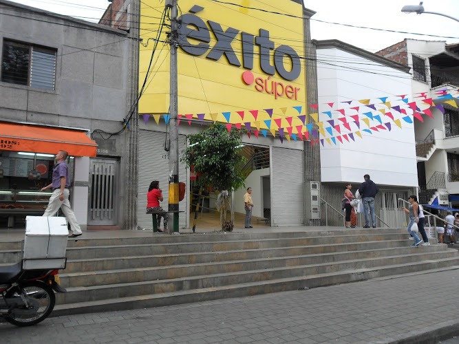 Éxito Aranjuez - Ferretería en Medellín