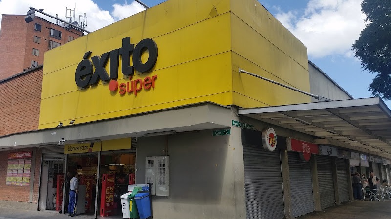 Éxito La 70 - Ferretería en Medellín