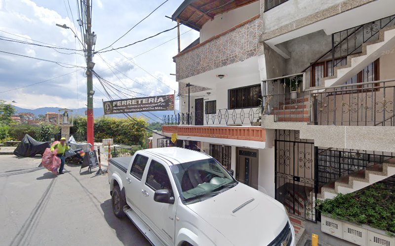 FERRETERIA AC DISTRIBUCIONES LA 30 - Ferretería en Medellín