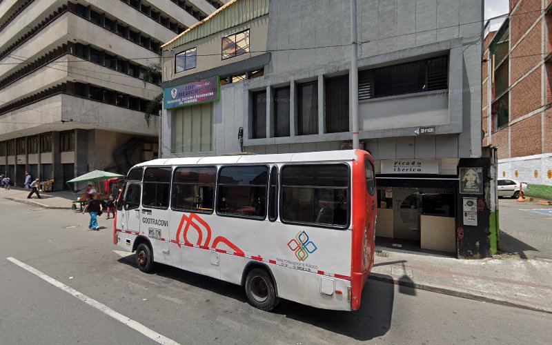 ferreteria almacen tres lineas - Ferretería en Medellín