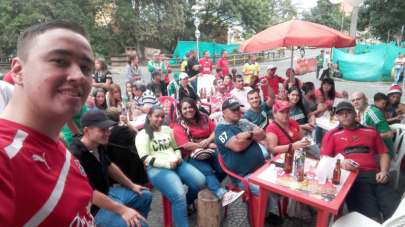 Ferretería Donde Jota - Ferretería en Medellín