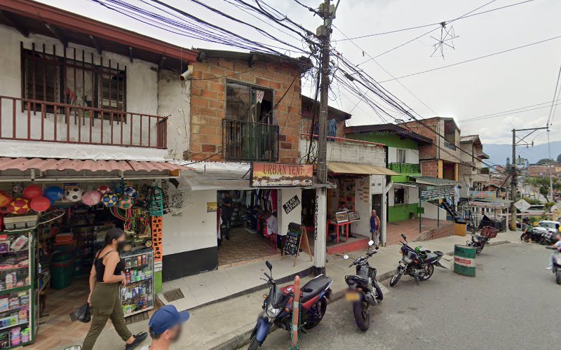 Ferretería - El Ferreterito De Las Granjas - Ferretería en Medellín
