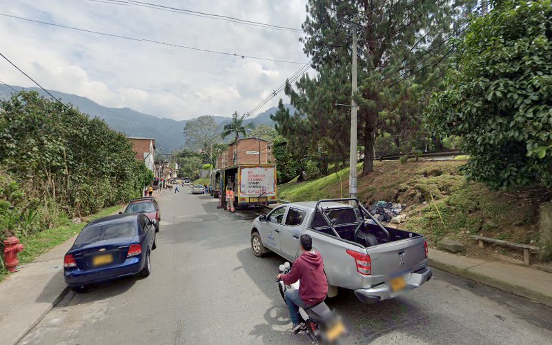 Ferretería y Deposito La Y¹ - Tienda de materiales para la construcción en Medellín