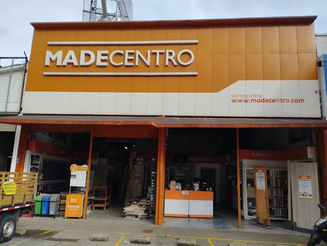 Madecentro Guayabal - Establecimiento de venta de madera en Medellín