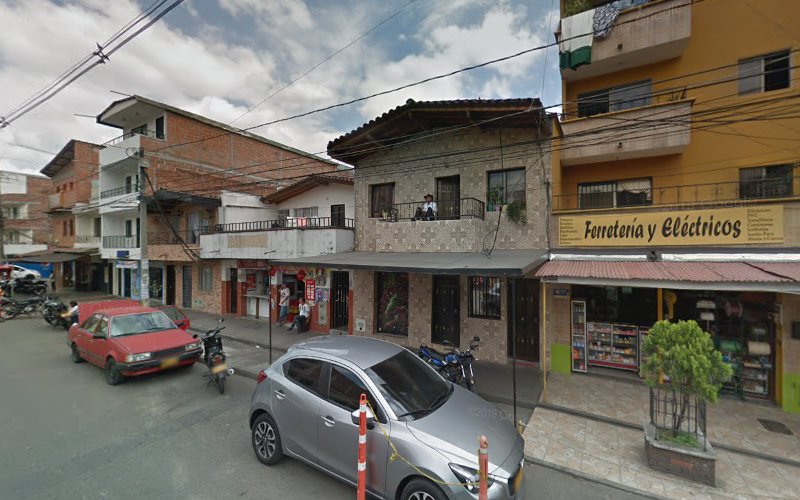 Parqueadero Toño - Ferretería en Medellín