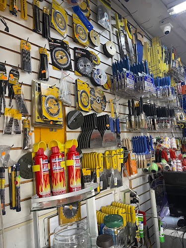 PINTUL - Pinturas y Ferretería - Ferretería en Medellín