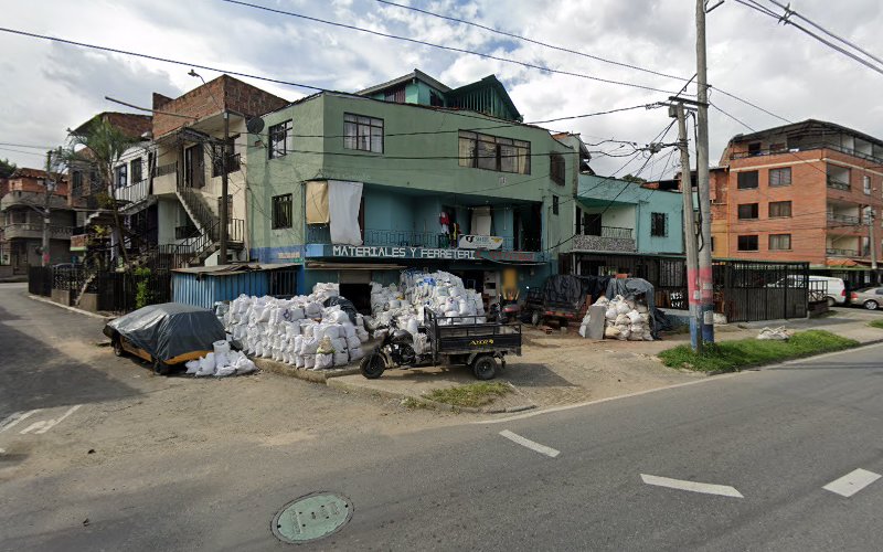 San Luis Materiales Y Ferreteria - Ferretería en Medellín