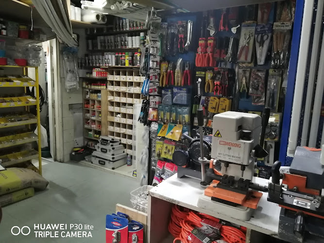 SomaLlaves Seguridad - Tienda de herramientas en Medellín