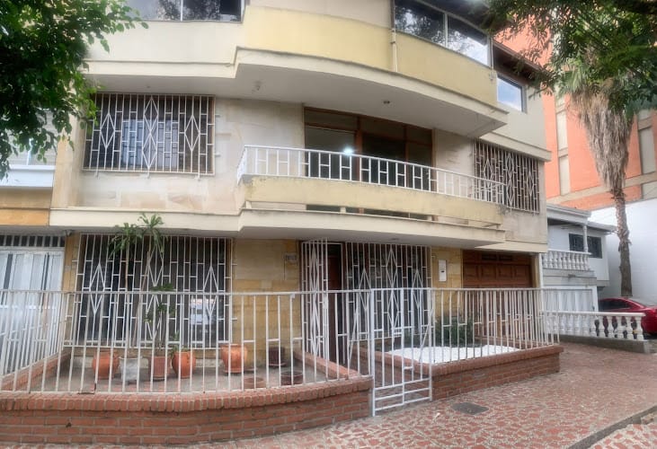 Apartahotel Estadio Gold - Alojamiento con servicio en Medellín