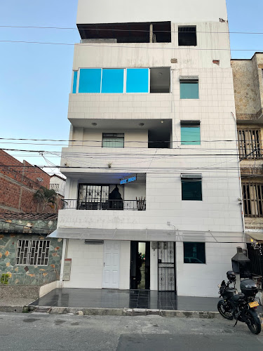 Hotel Praga Medellin - Hotel en Medellín