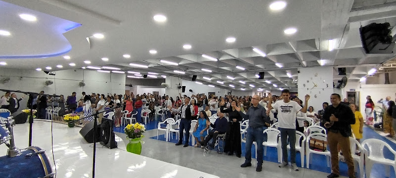 Al Abrigo de Dios - Iglesia cristiana en Medellín