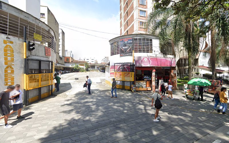 iglesia antigua en colombia viejos catolicos 1870 - Iglesia en Medellín