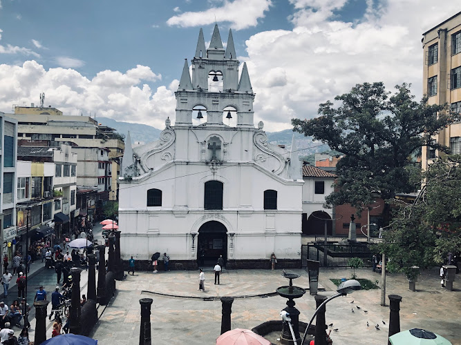 Iglesia De La Veracruz - Iglesia católica en Medellín