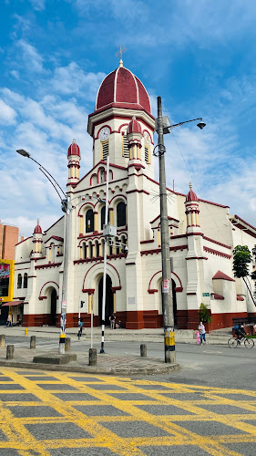 Iglesia La América - Iglesia católica en Medellín