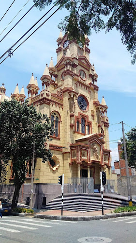 Iglesia - Lugar de culto en Medellín