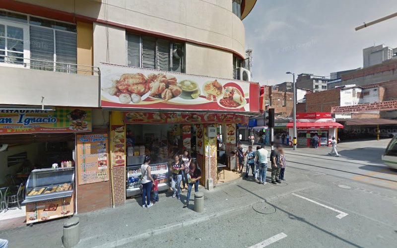 Miembros de la Iglesia de Dios Internacional - MIDI Medellin, Colombia - Iglesia en Medellín