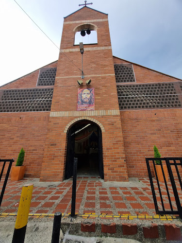Parroquia El Ave María - Lugar de culto en Medellín