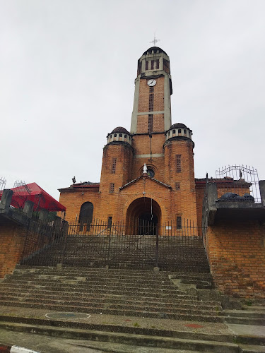 Parroquia el Niño Jesús de Praga - Iglesia en Medellín