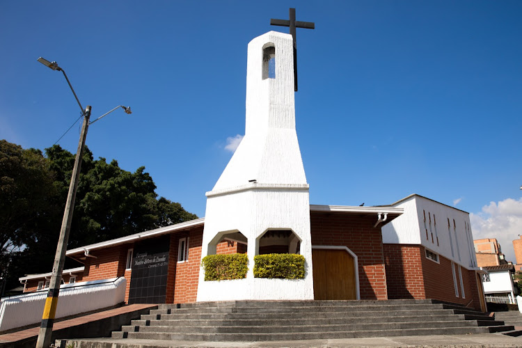 Parroquia Nuestra Señora de Lourdes - Parroquia en Medellín