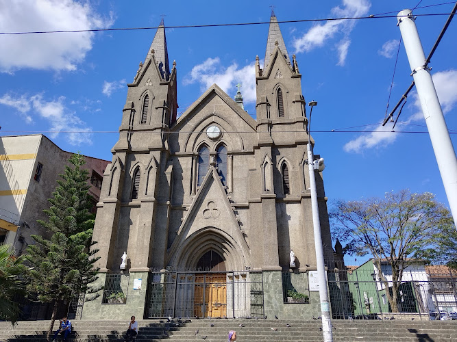 Parroquia Nuestra Señora del Sagrado Corazón, Buenos Aires - Iglesia católica en Medellín