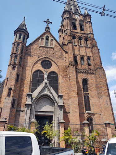 Parroquia Sagrado Corazón de Jesús - Iglesia católica en Medellín