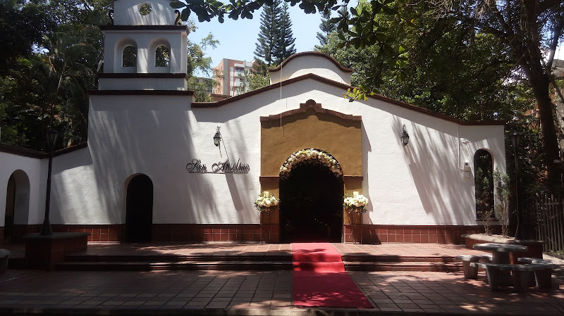 Parroquia San Anselmo - Parroquia en Medellín