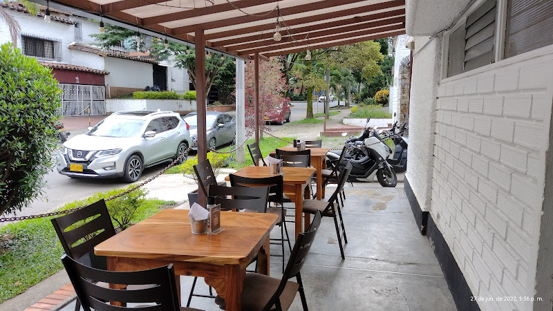 Cambalache Parrilla Argentina - Restaurante en Medellín