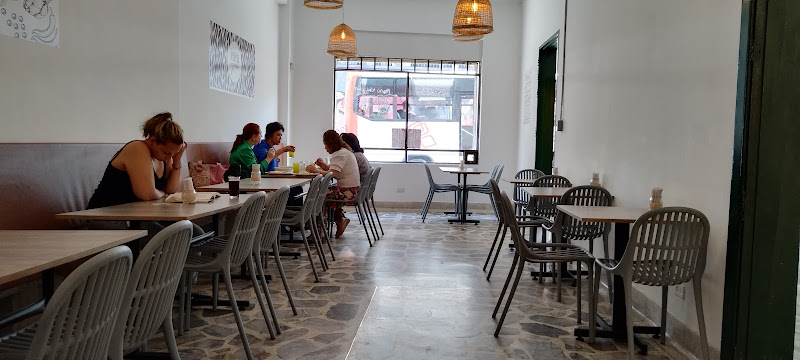 Lenteja Express Centro - Restaurante vegano en Medellín