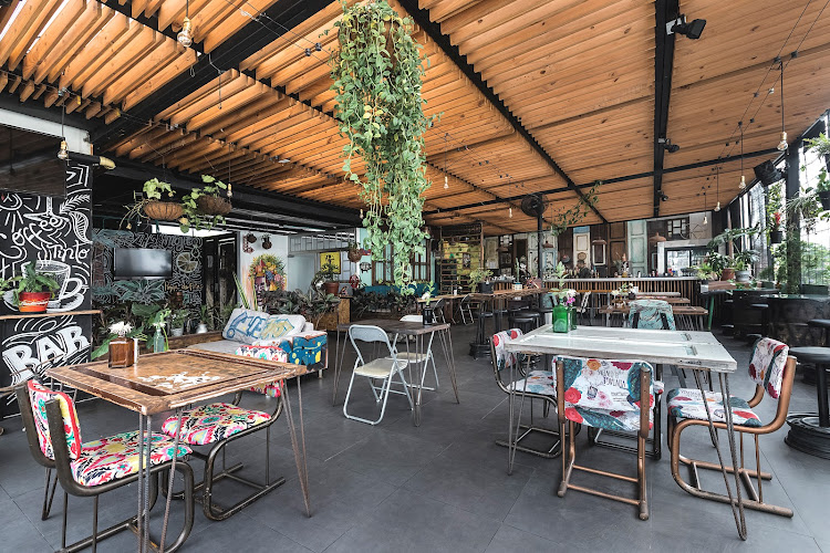 Lienzo rooftop Restaurante - Restaurante en Medellín