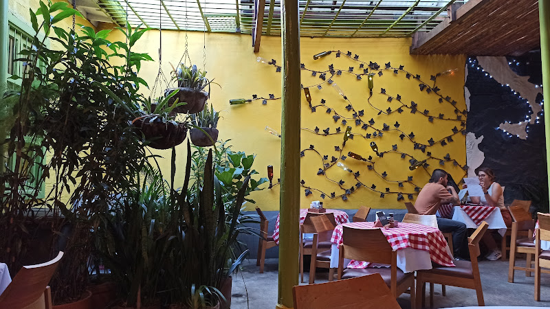 Pizzeria Centro - Pizzería en Medellín