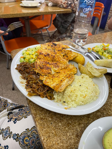 Restaurante Cafetería Kaserola - Restaurante colombiano en Medellín