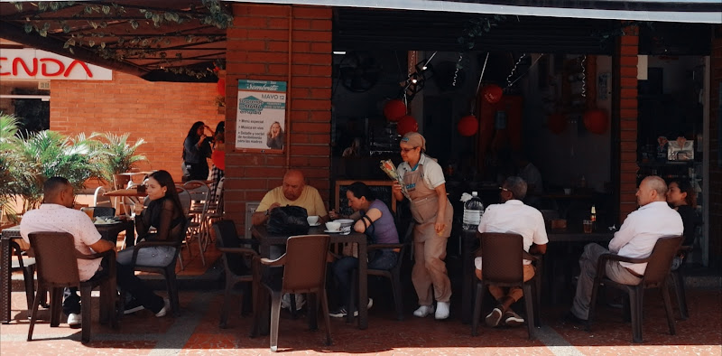 Restaurante La Sombrita - Restaurante colombiano en Medellín