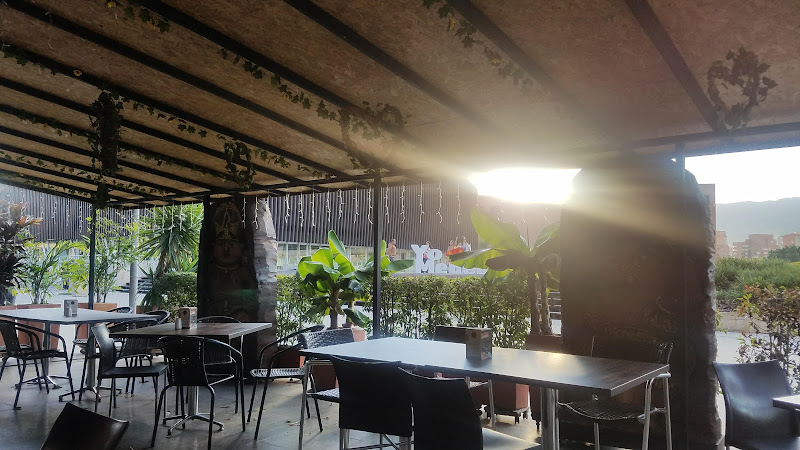 Restaurante Mulata Criolla (Cocina Típica Antioqueña, Italiana) - Restaurante en Medellín