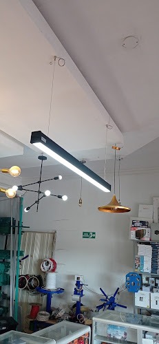 Redes y suministros eléctricos - Ferretería en Riohacha