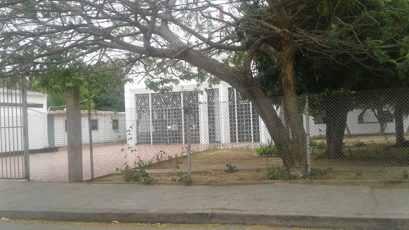 Iglesia Santisima Trinidad - Iglesia en Riohacha