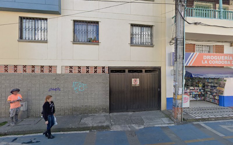 Droguería Emmanuel La 48 - Farmacia en Rionegro