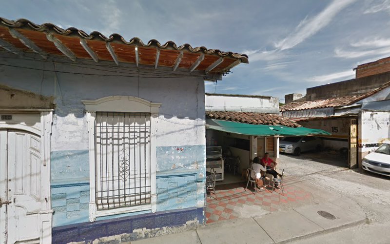 Droguería Farmalivio #1 - Farmacia en Rionegro