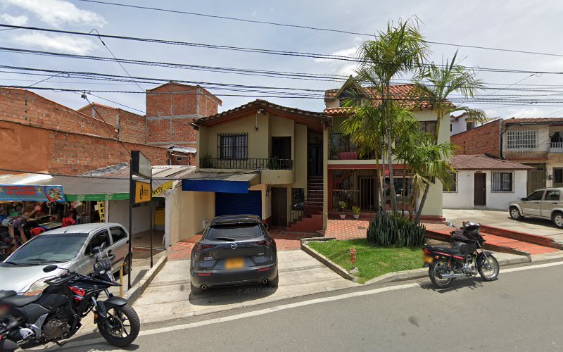 Droguería La Cuarta - Farmacia en Rionegro