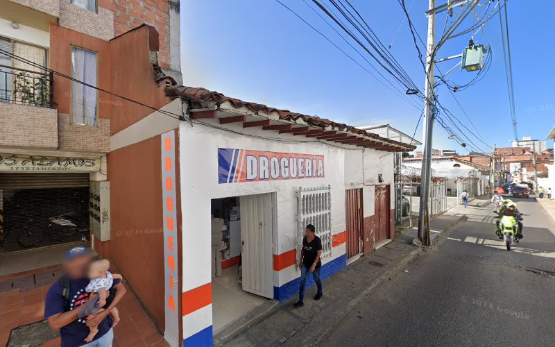 DROGUERIA - Farmacia en Rionegro