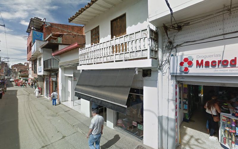 DROGUERÍAS MACRODROGAS PARQUE - Farmacia en Rionegro